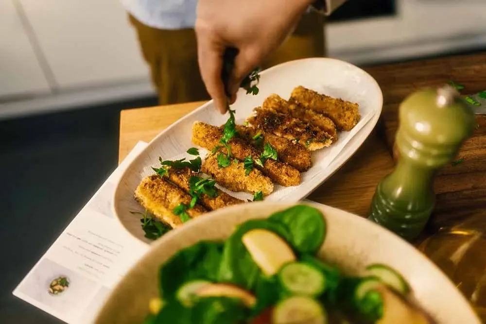 HelloFresh brand athletes training at the gym - Purple Perks offer.